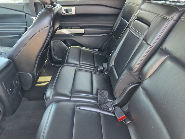 Used 2023 Ford Explorer XLT w/ Equipment Group 202A RWD image 9