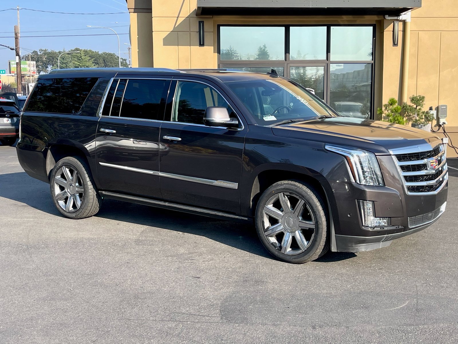 Used 2017 Cadillac Escalade ESV Premium Luxury image 1