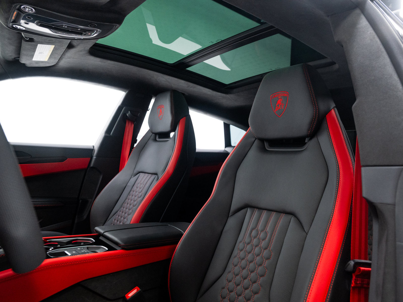 Used 2025 Lamborghini Urus SE AWD/4WD image 39