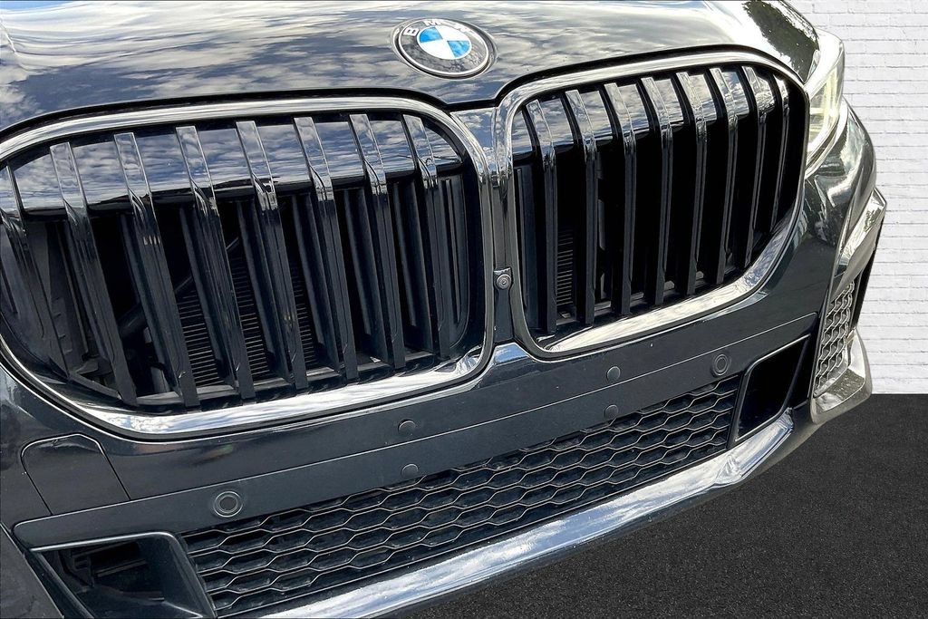 Used 2022 BMW 740i w/ M Sport Package RWD image 23