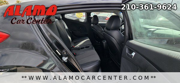 Used 2012 Hyundai Veloster w/ Style Pkg image 17
