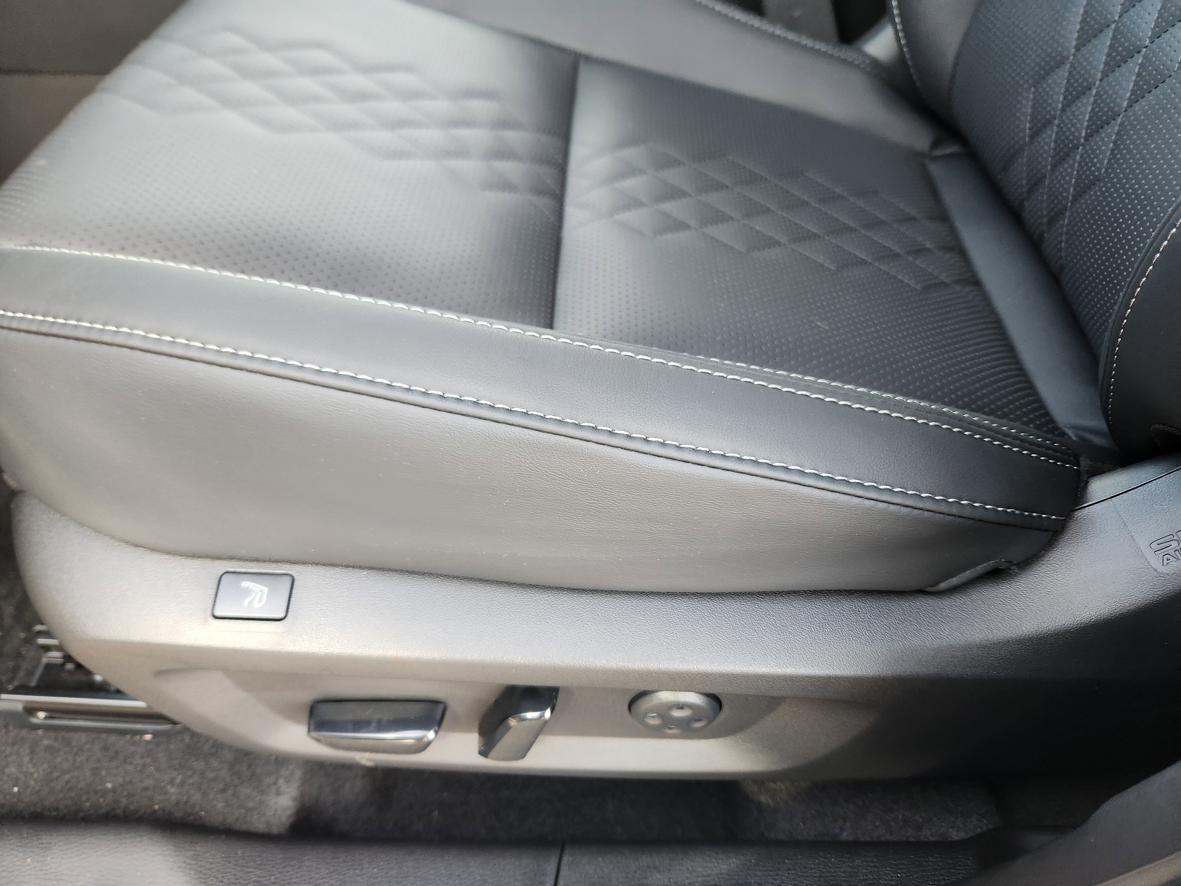 New 2025 Mitsubishi Outlander SEL Black Edition image 19