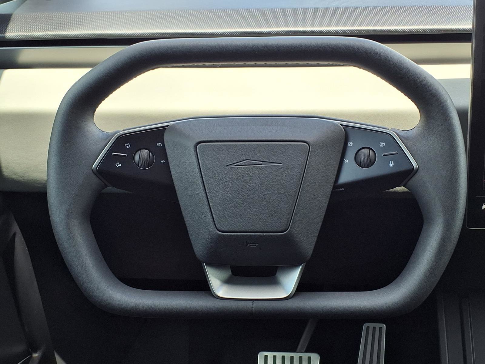 Used 2025 Tesla Cybertruck AWD Crew Cab image 27
