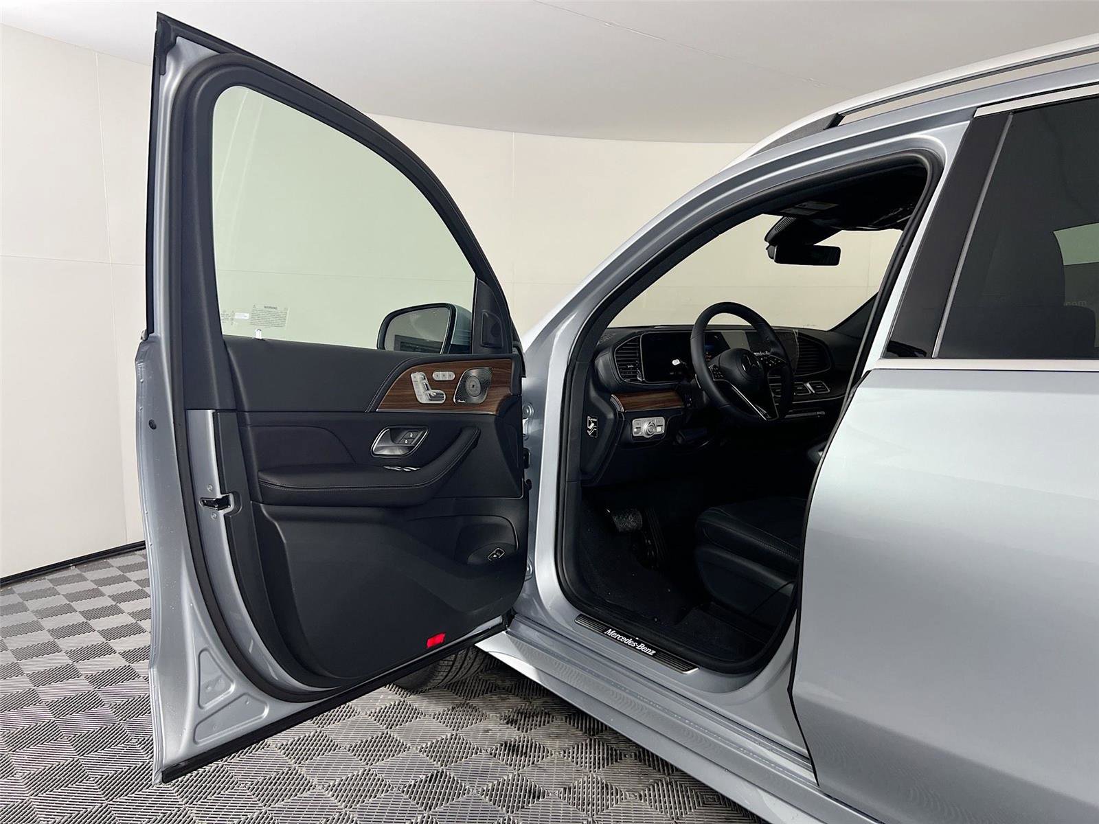 New 2026 Mercedes-Benz GLE 580 4MATIC image 17