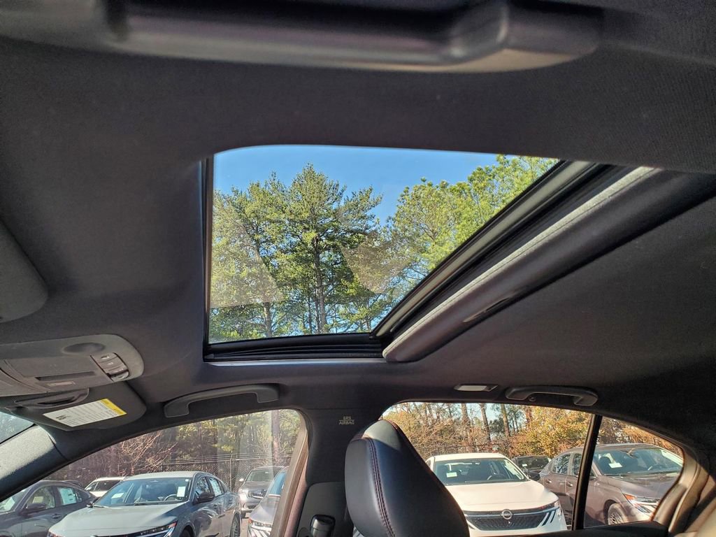 Used 2022 INFINITI Q50 Red Sport 400 w/ Carbon Fiber Package image 5