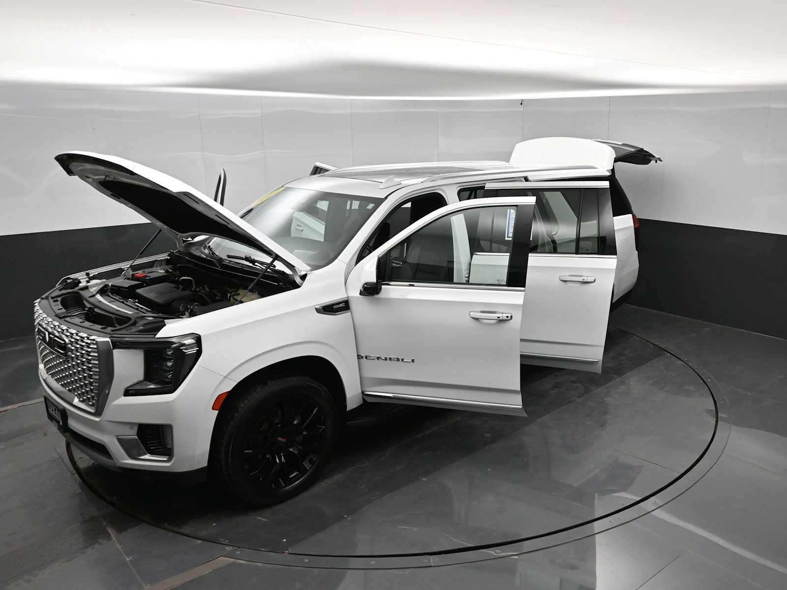Used 2022 GMC Yukon XL Denali AWD/4WD image 42