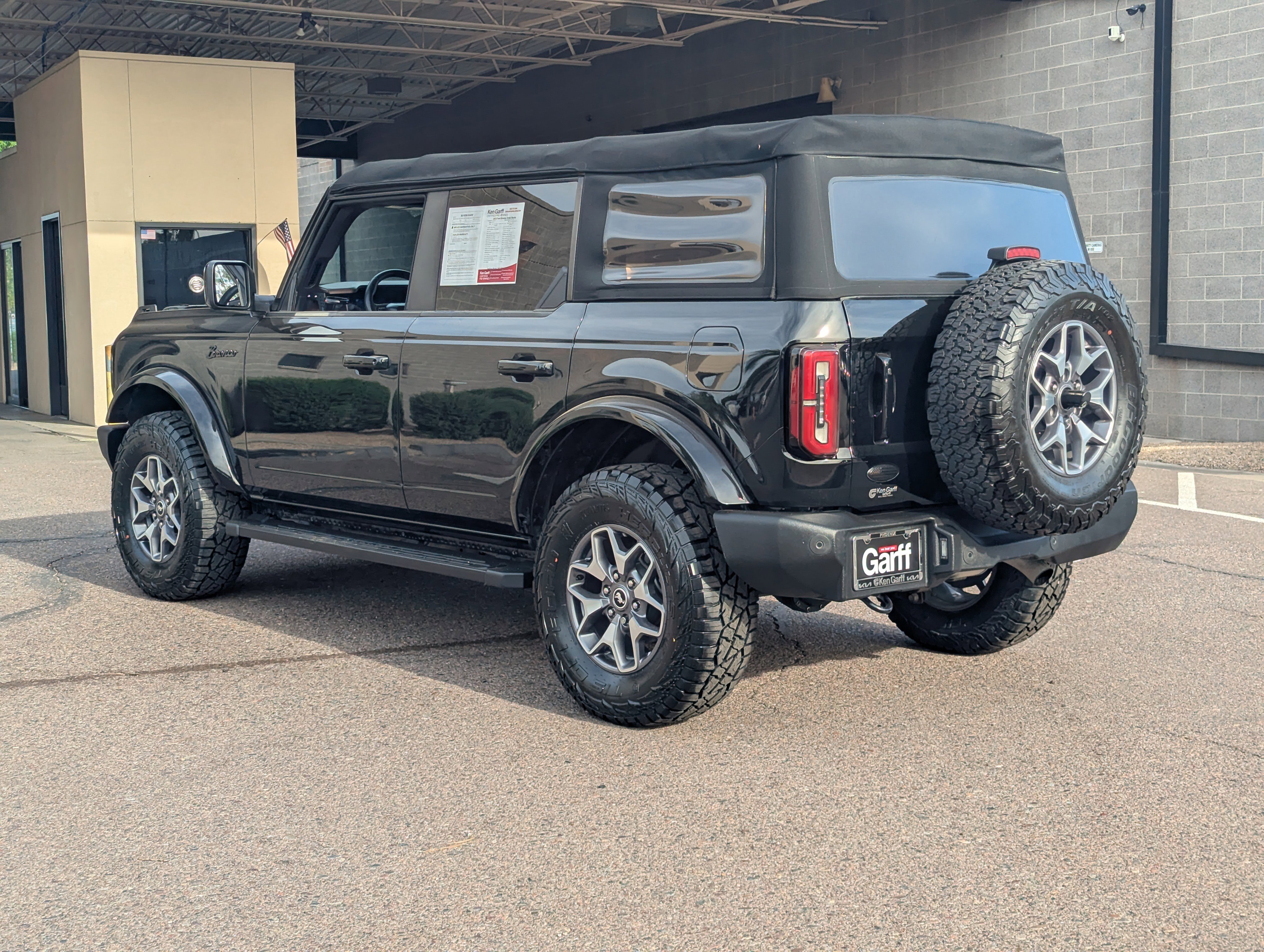 Used 2023 Ford Bronco Outer Banks image 4