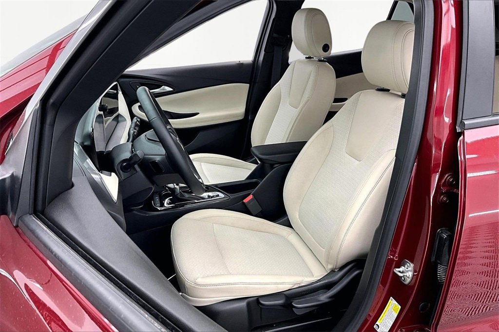 Used 2025 Buick Encore GX Preferred w/ Advanced Technology Package image 25