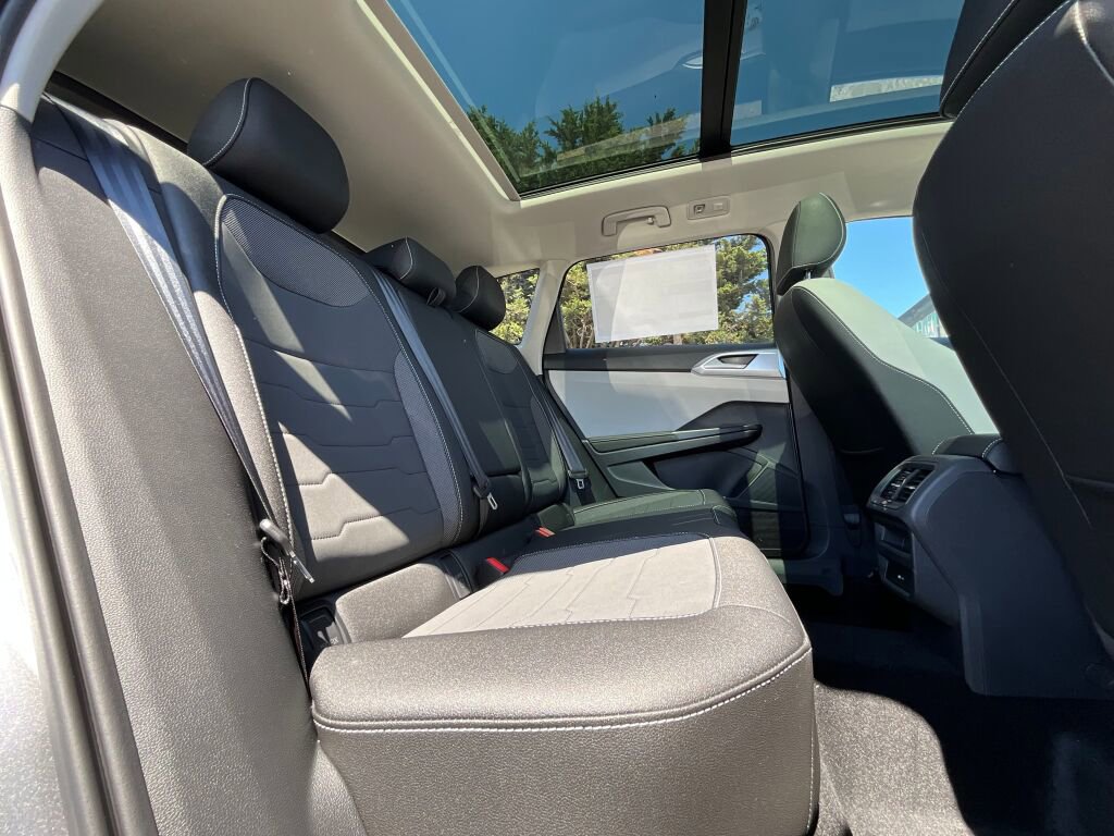 New 2025 Volkswagen Taos SE image 13