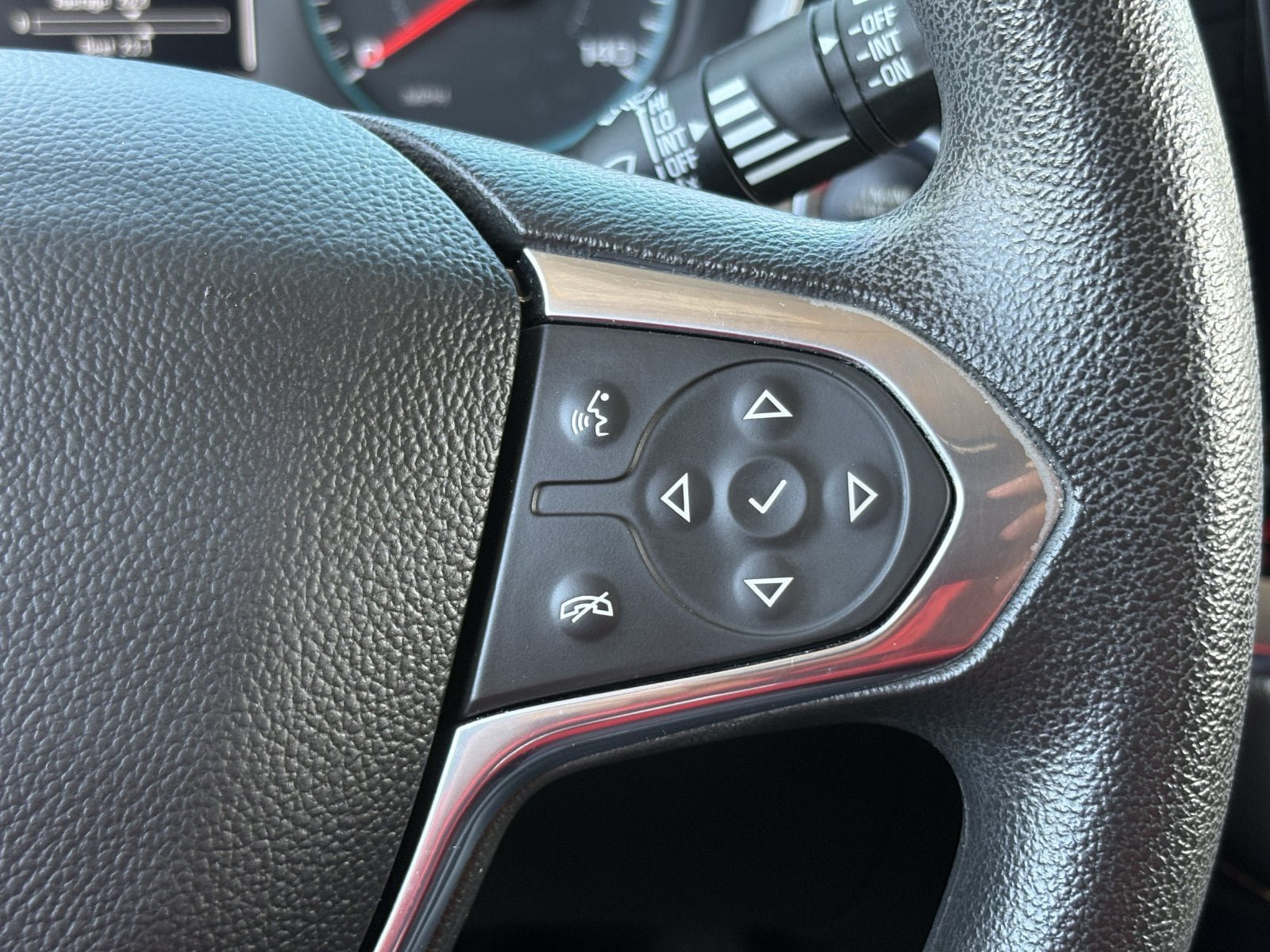 Used 2019 Chevrolet Traverse LS FWD image 38