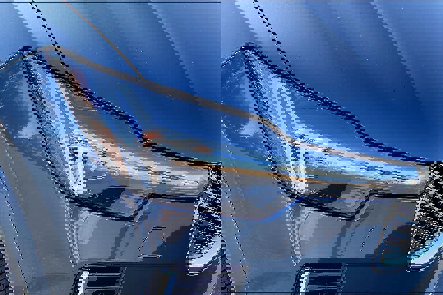 Used 2025 Volvo XC90 B6 Core w/ Protection Package Premier image 32