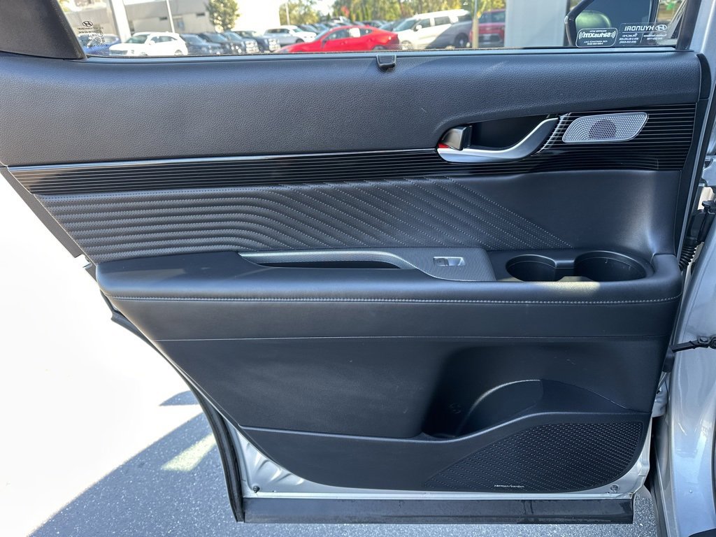 Used 2023 Hyundai Palisade Calligraphy image 22