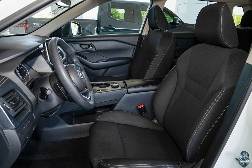 Used 2024 Nissan Rogue S AWD/4WD image 13