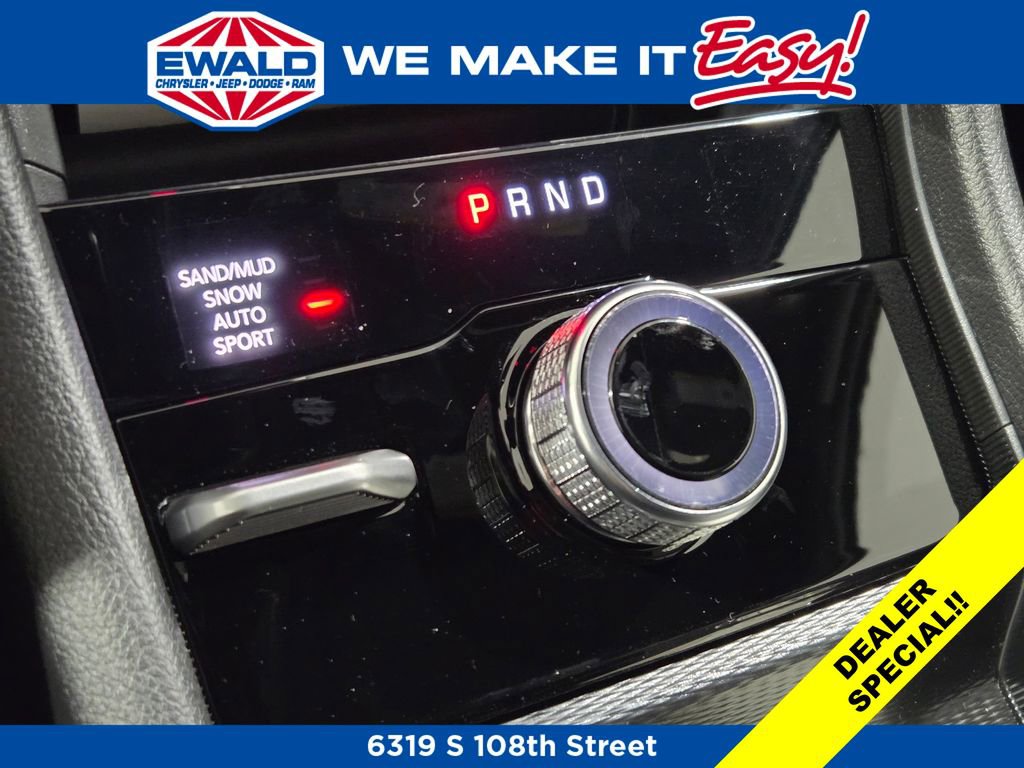 New 2025 Jeep Grand Cherokee Limited w/ Luxury Tech Group II AWD/4WD image 7