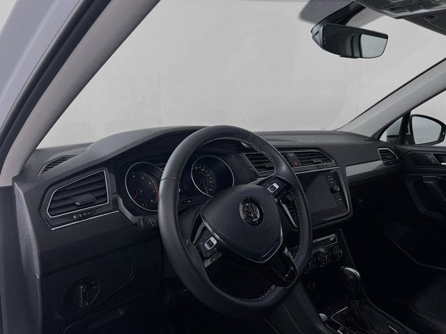 Used 2021 Volkswagen Tiguan SE image 10