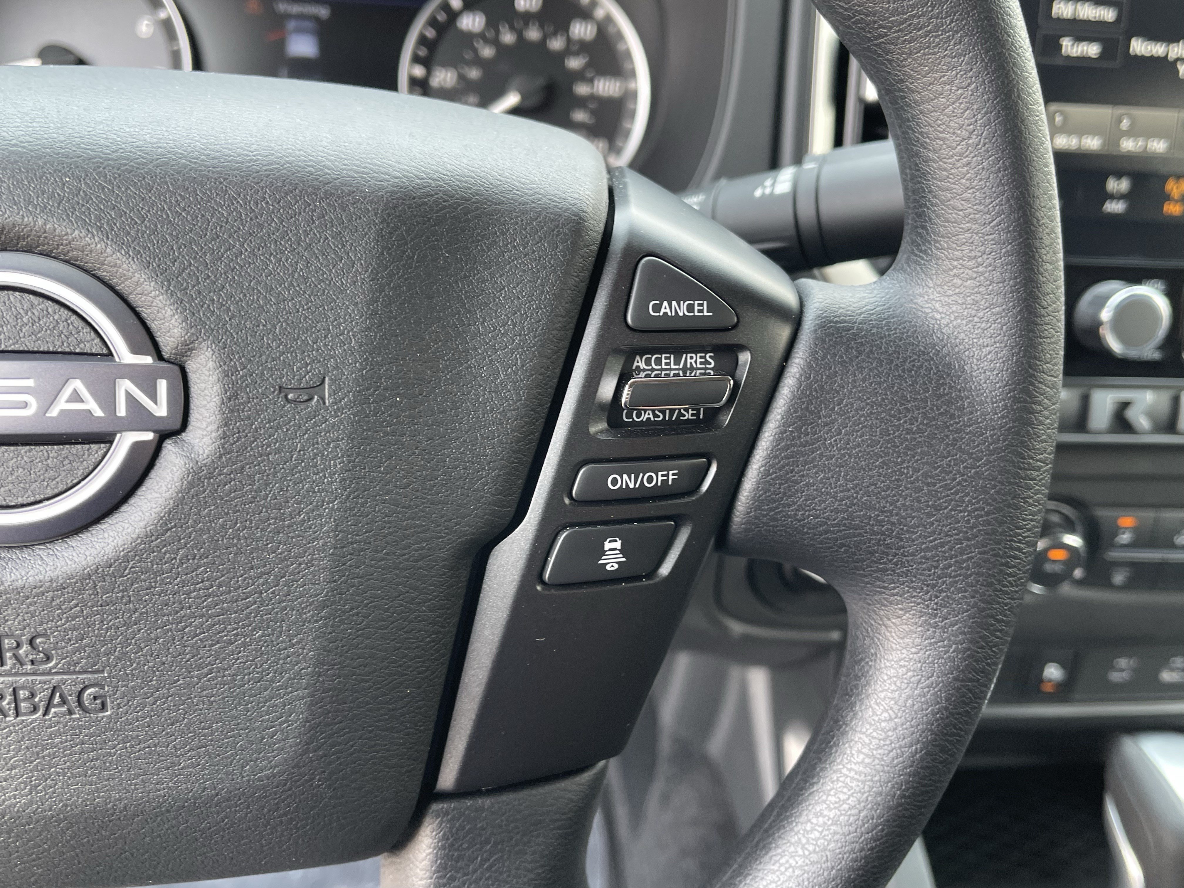Used 2025 Nissan Frontier SV AWD/4WD image 24