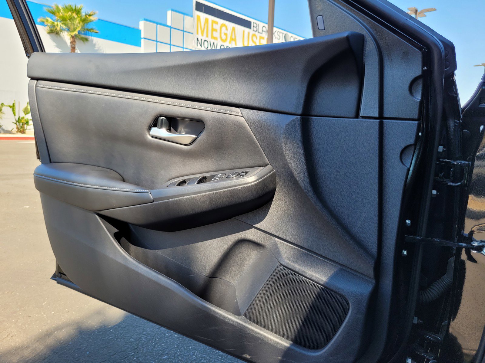 Used 2025 Nissan Sentra SV image 25