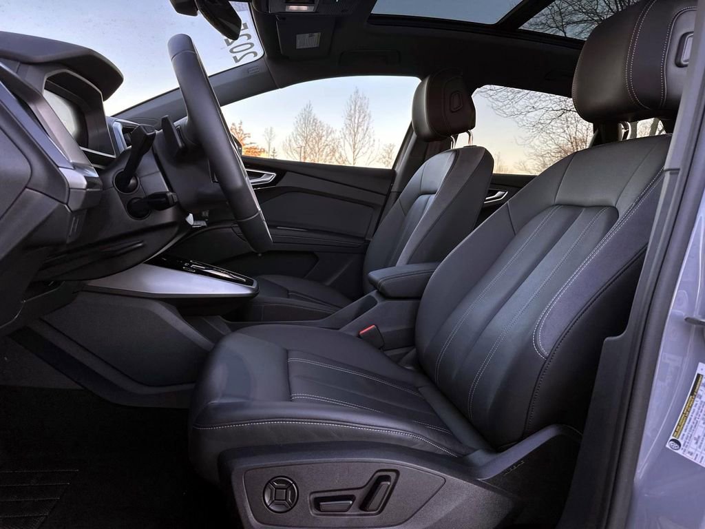 Used 2025 Audi Q4 e-tron Premium w/ Convenience Package image 26