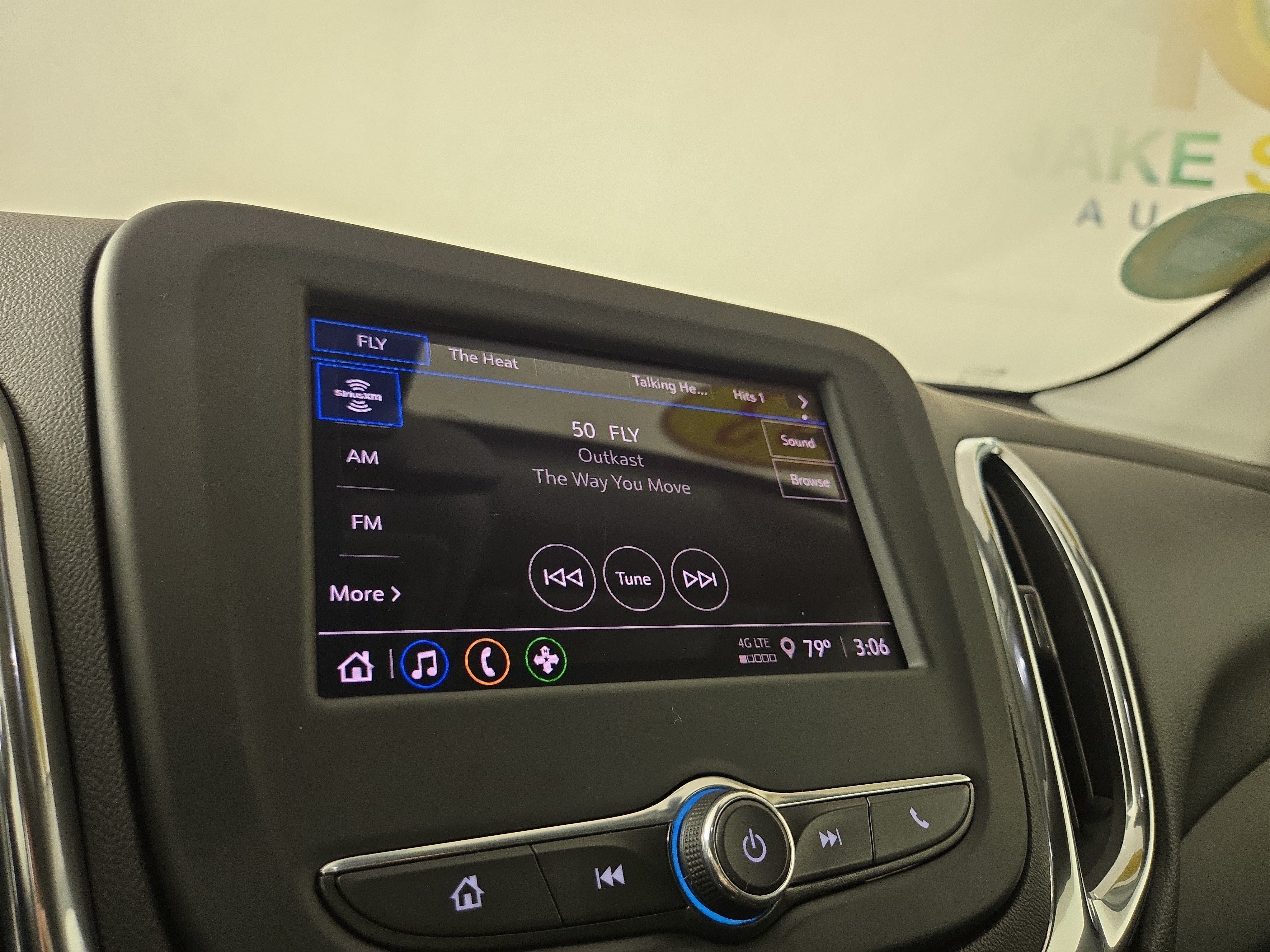 Used 2023 Chevrolet Equinox LT FWD image 19