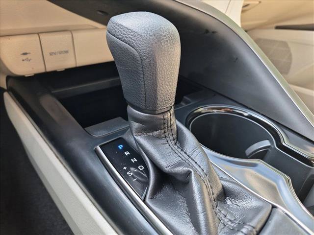 Used 2018 Toyota Camry LE FWD image 16
