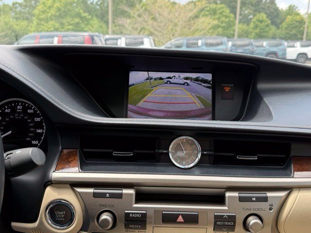 Used 2015 Lexus ES 350 w/ Luxury Package FWD image 19