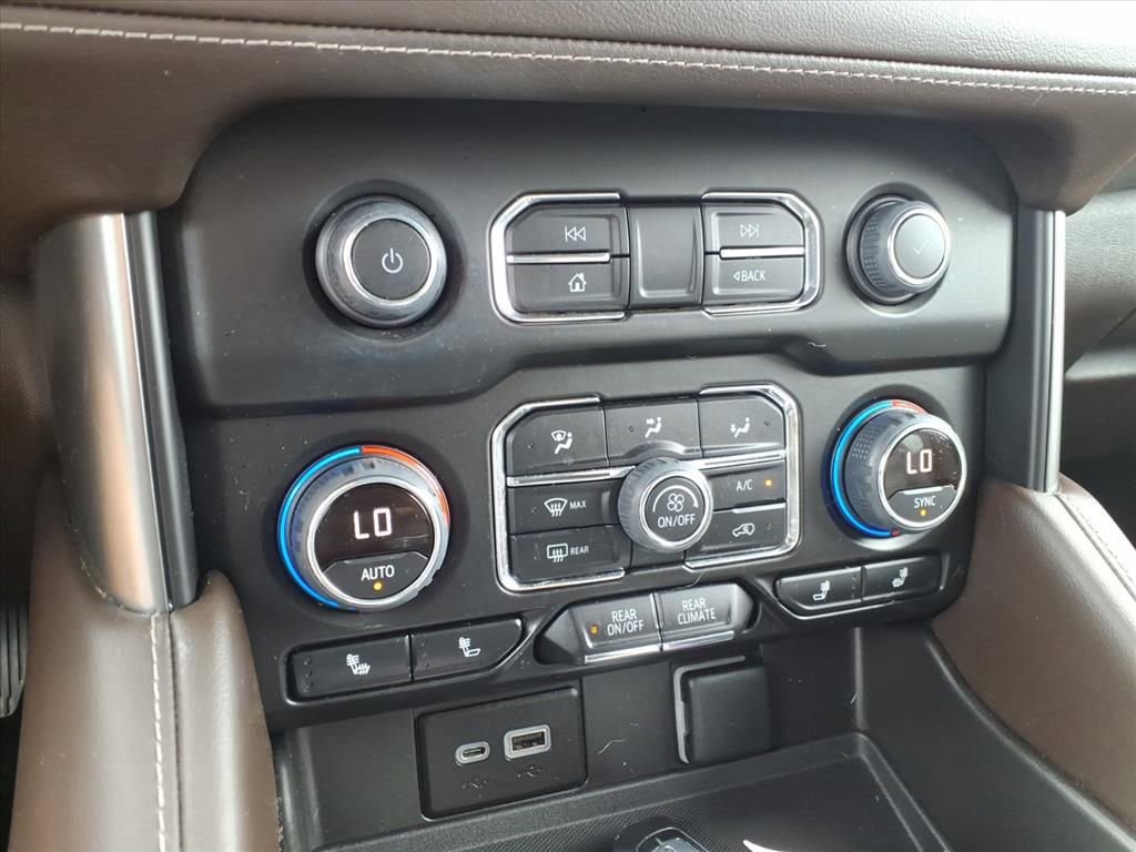 Used 2022 Chevrolet Tahoe LT w/ Luxury Package RWD image 16