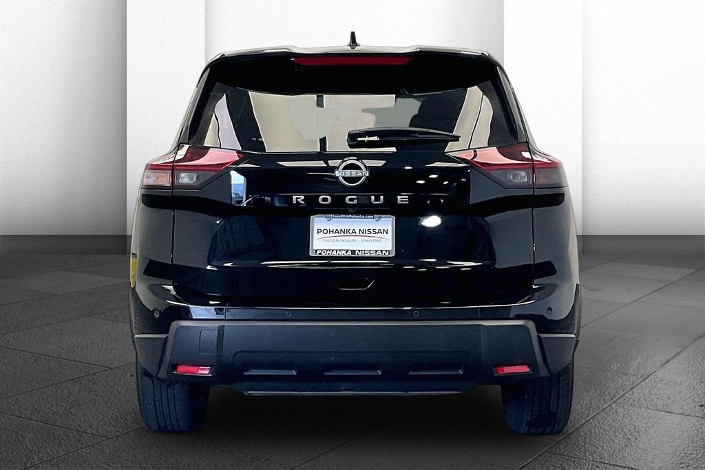 Certified 2025 Nissan Rogue SV FWD image 3