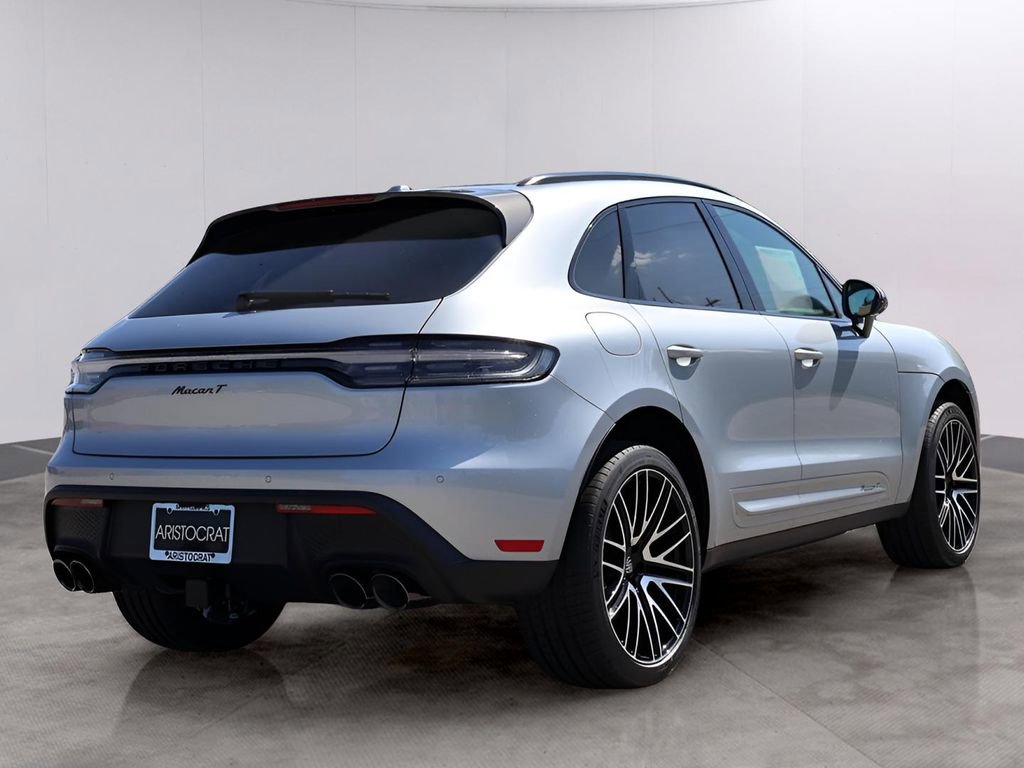 Certified 2025 Porsche Macan Turbo image 9