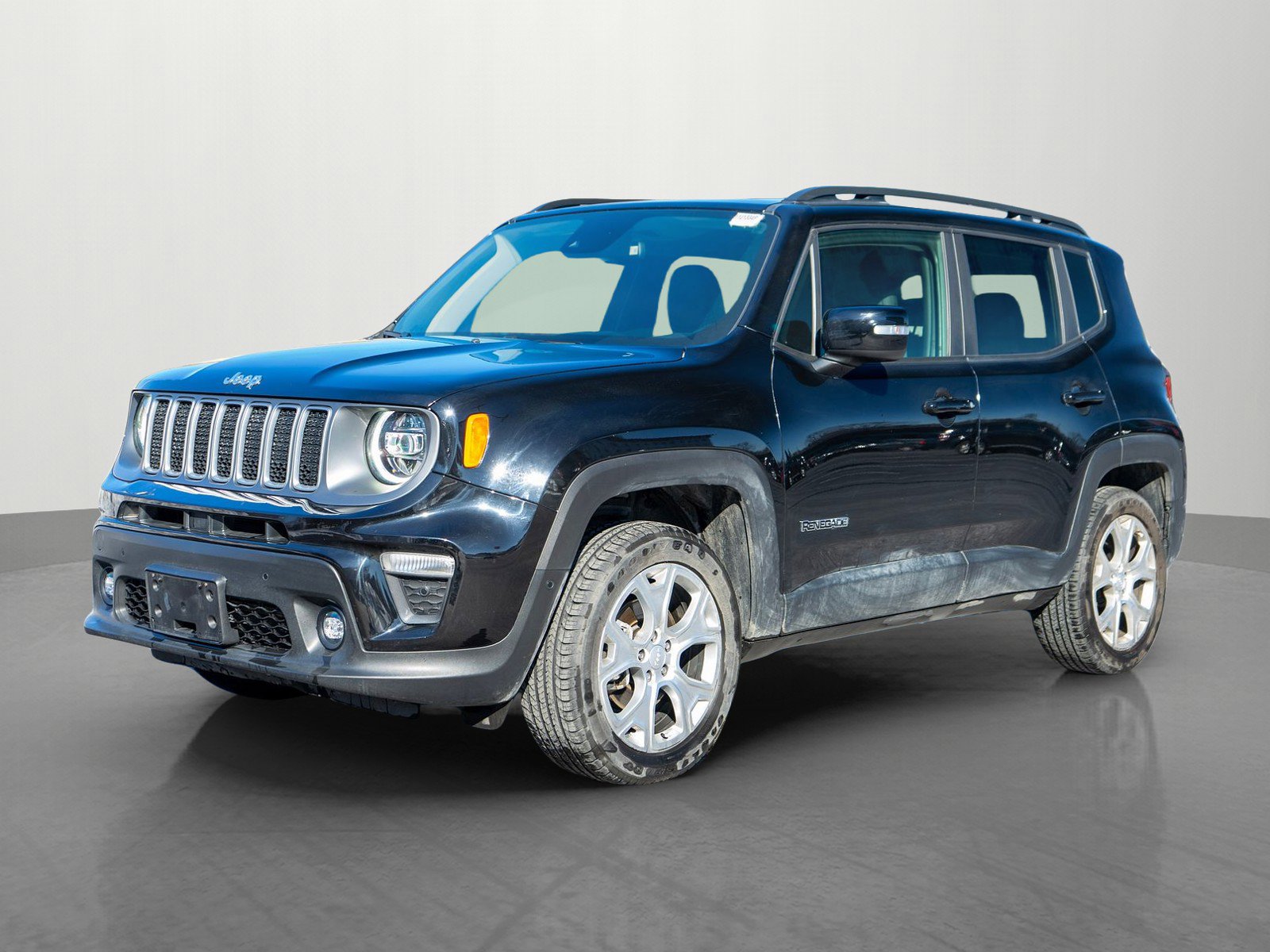 Used 2023 Jeep Renegade Limited w/ Limited Elite Group image 3