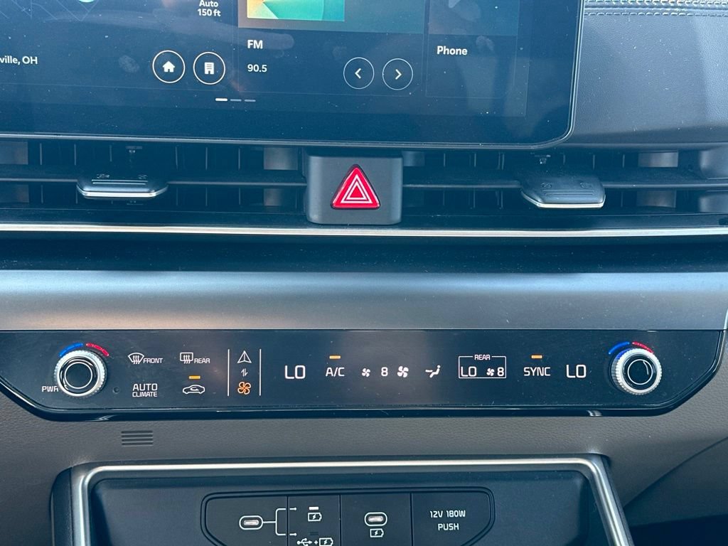 Used 2025 Kia Carnival FWD image 22