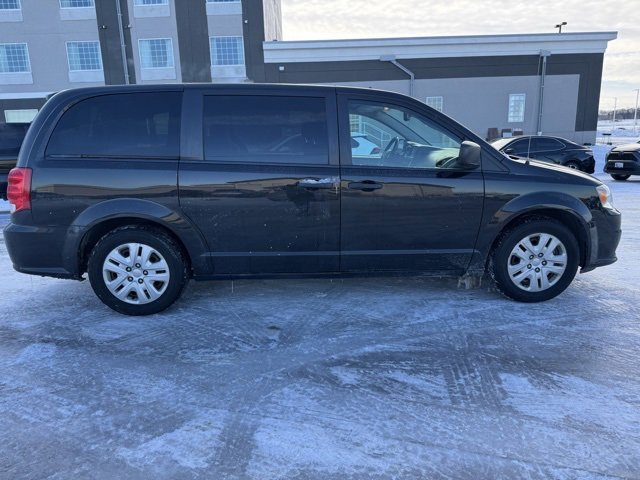 Used 2019 Dodge Grand Caravan SE w/ Rear Park Assist Package image 12