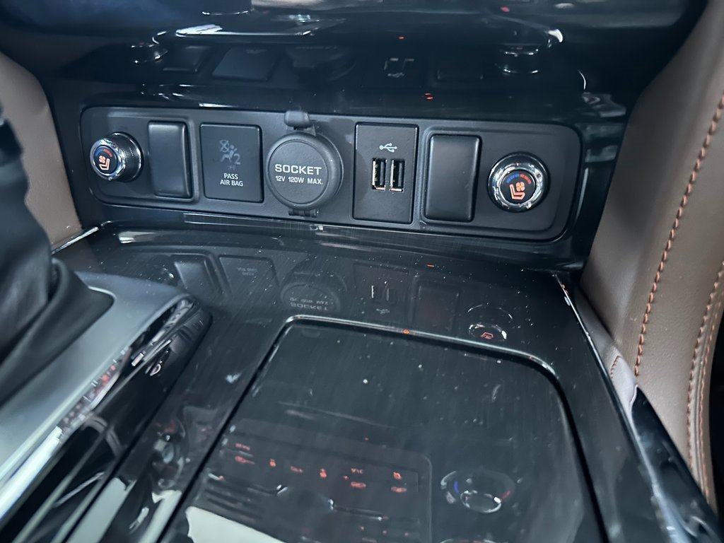 Used 2020 Nissan Armada Platinum image 23