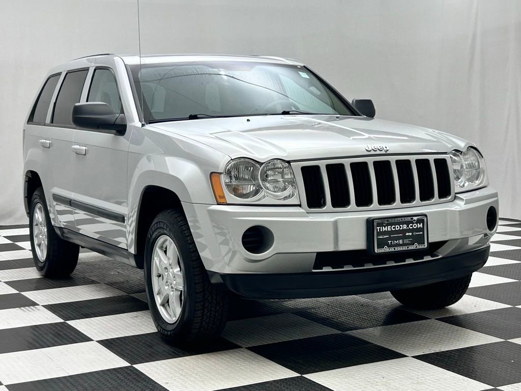 Used 2007 Jeep Grand Cherokee Laredo AWD/4WD image 2