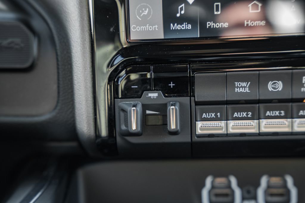 Used 2024 RAM 3500 Laramie w/ Sport Appearance Package image 32