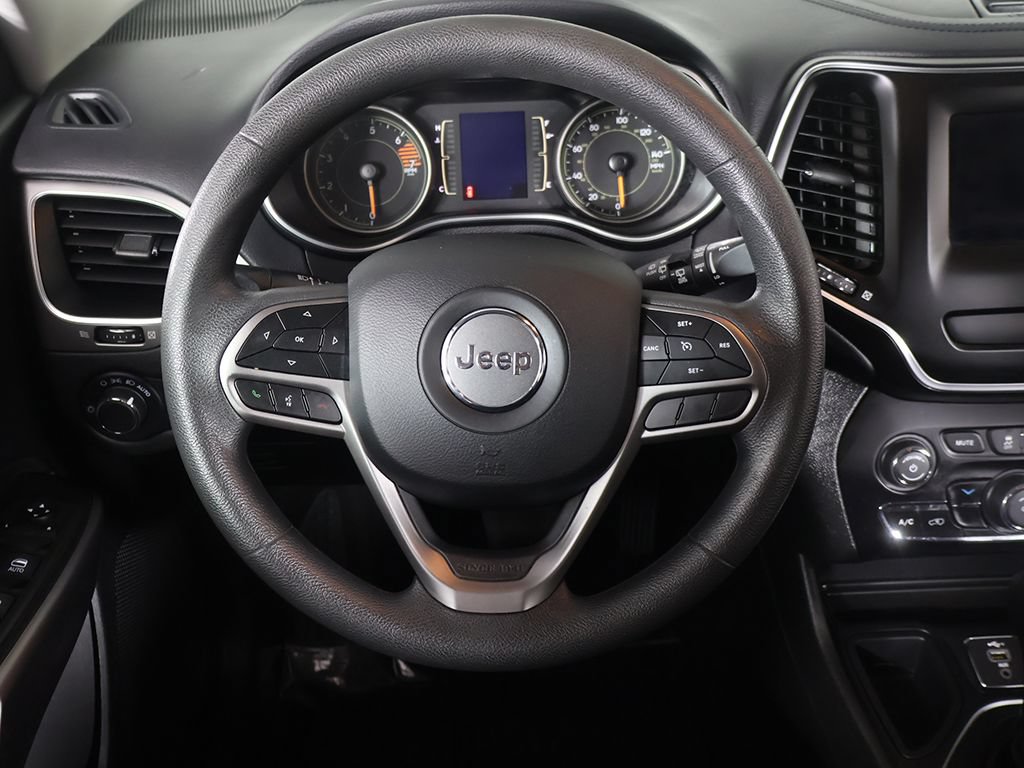 Used 2021 Jeep Cherokee Latitude FWD image 31