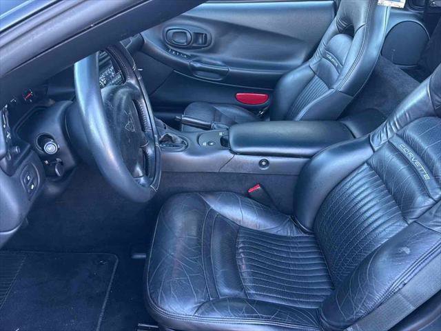 Used 2004 Chevrolet Corvette Coupe w/ Preferred Equipment Group image 12