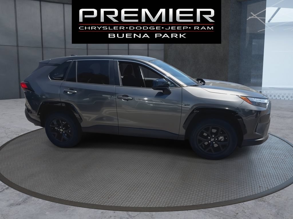 Used 2023 Toyota RAV4 LE FWD image 9