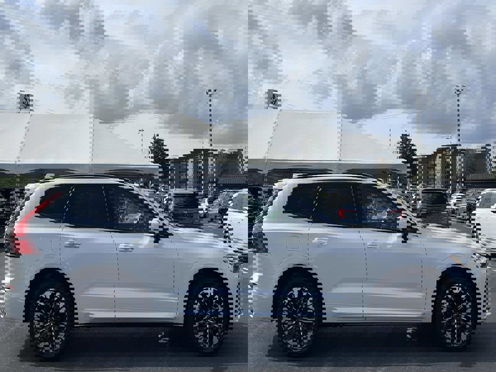 Certified 2026 Volvo XC60 B5 Plus w/ Protection Package Premier AWD/4WD image 8