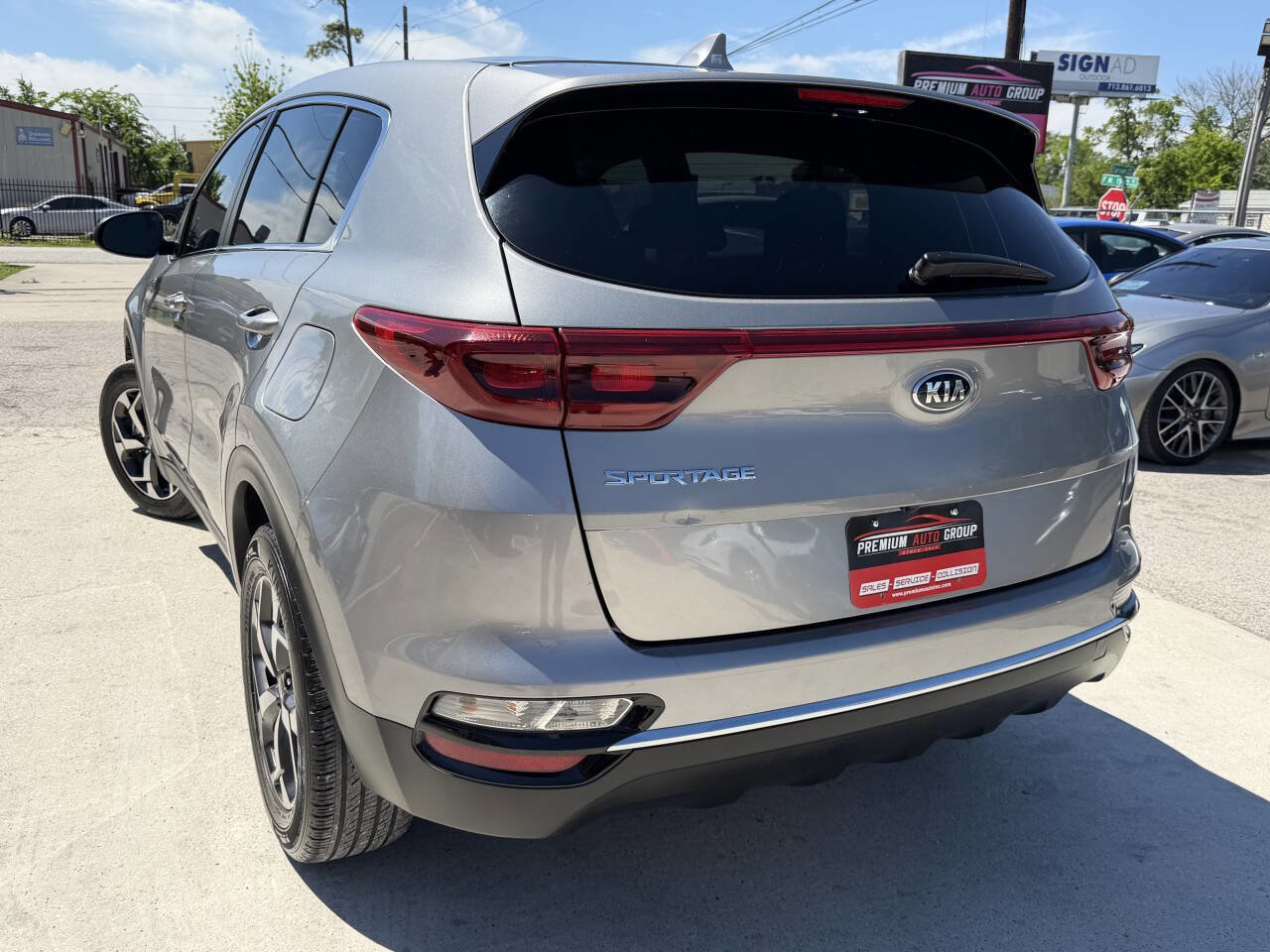 Used 2022 Kia Sportage LX AWD/4WD image 4