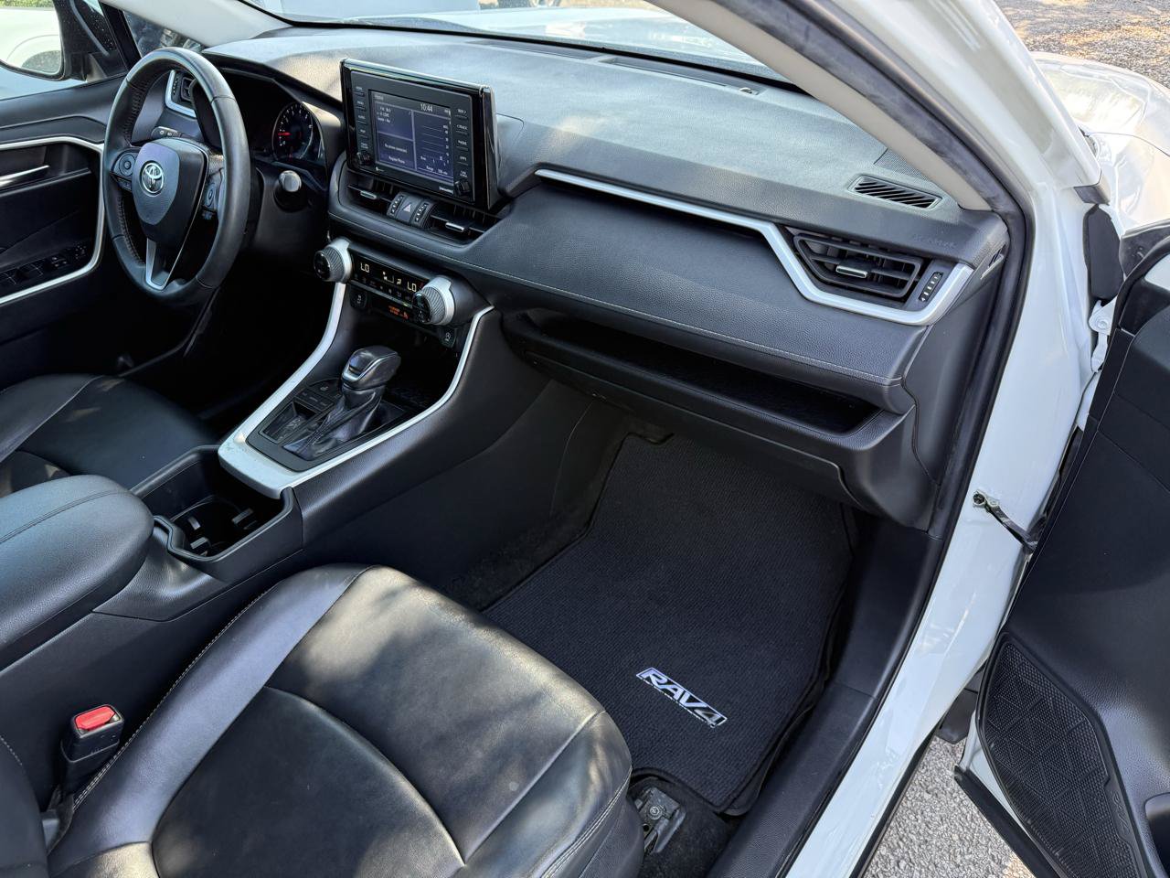 Used 2022 Toyota RAV4 XLE Premium FWD image 22