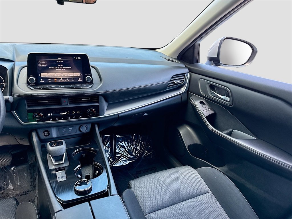 Used 2024 Nissan Rogue SV image 23