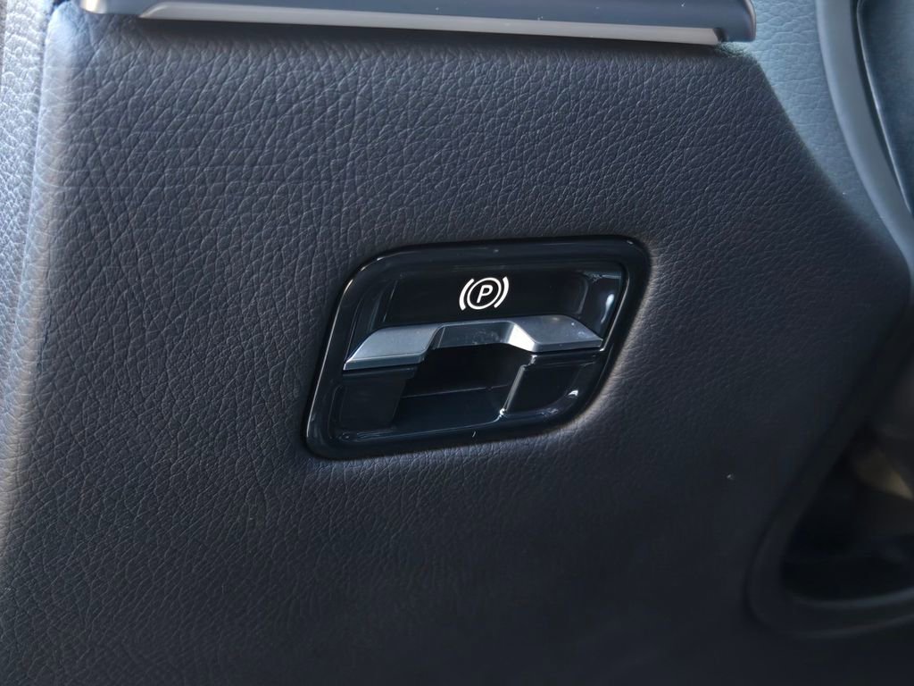 Used 2022 Mercedes-Benz S 580 4MATIC Sedan w/ AMG Line Package image 22