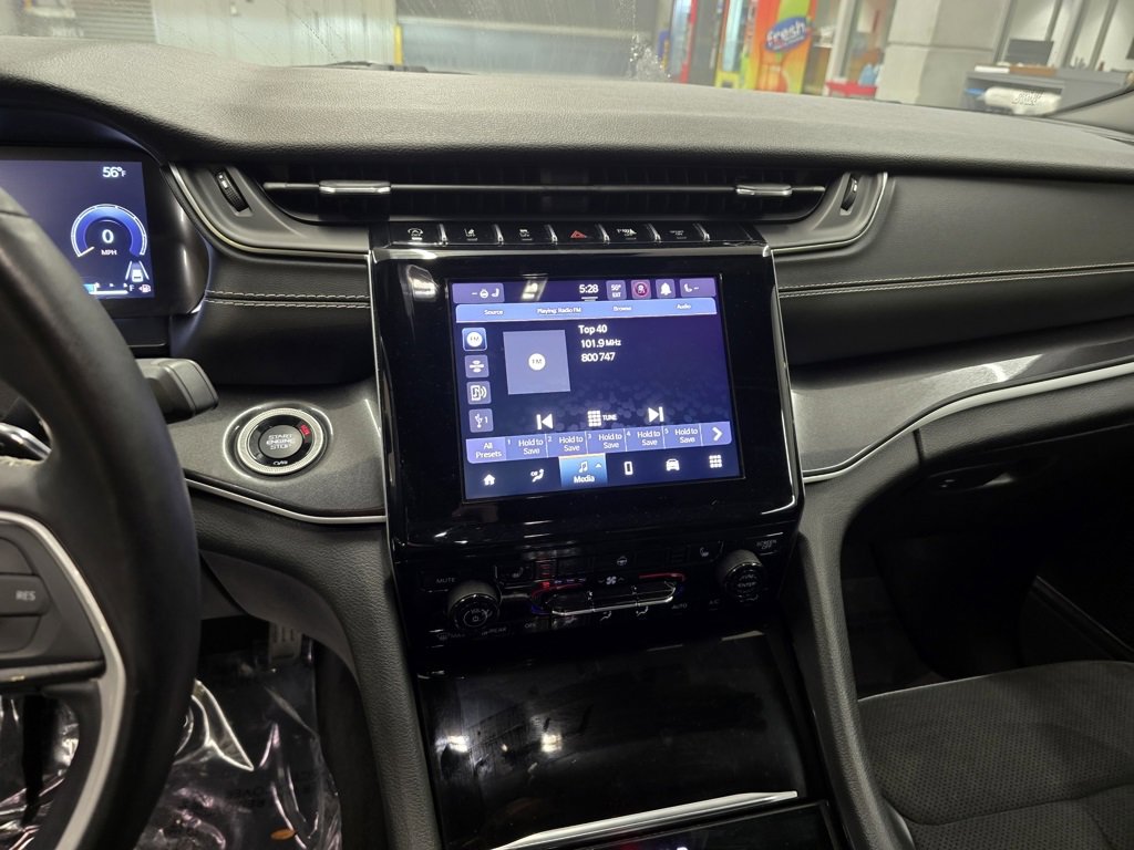 Used 2022 Jeep Grand Cherokee L Laredo image 21