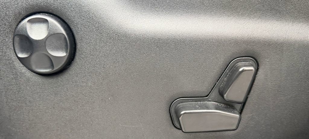 Used 2024 Dodge Durango GT image 27