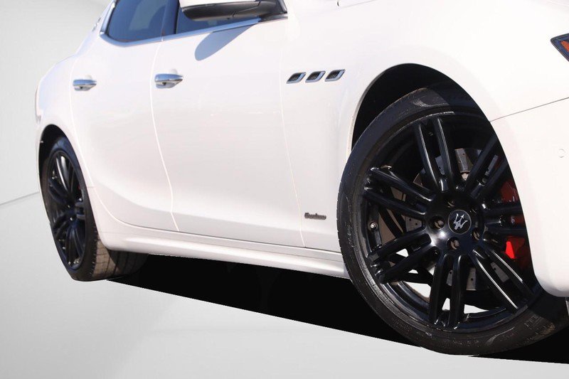 Used 2018 Maserati Ghibli S GranLusso image 3