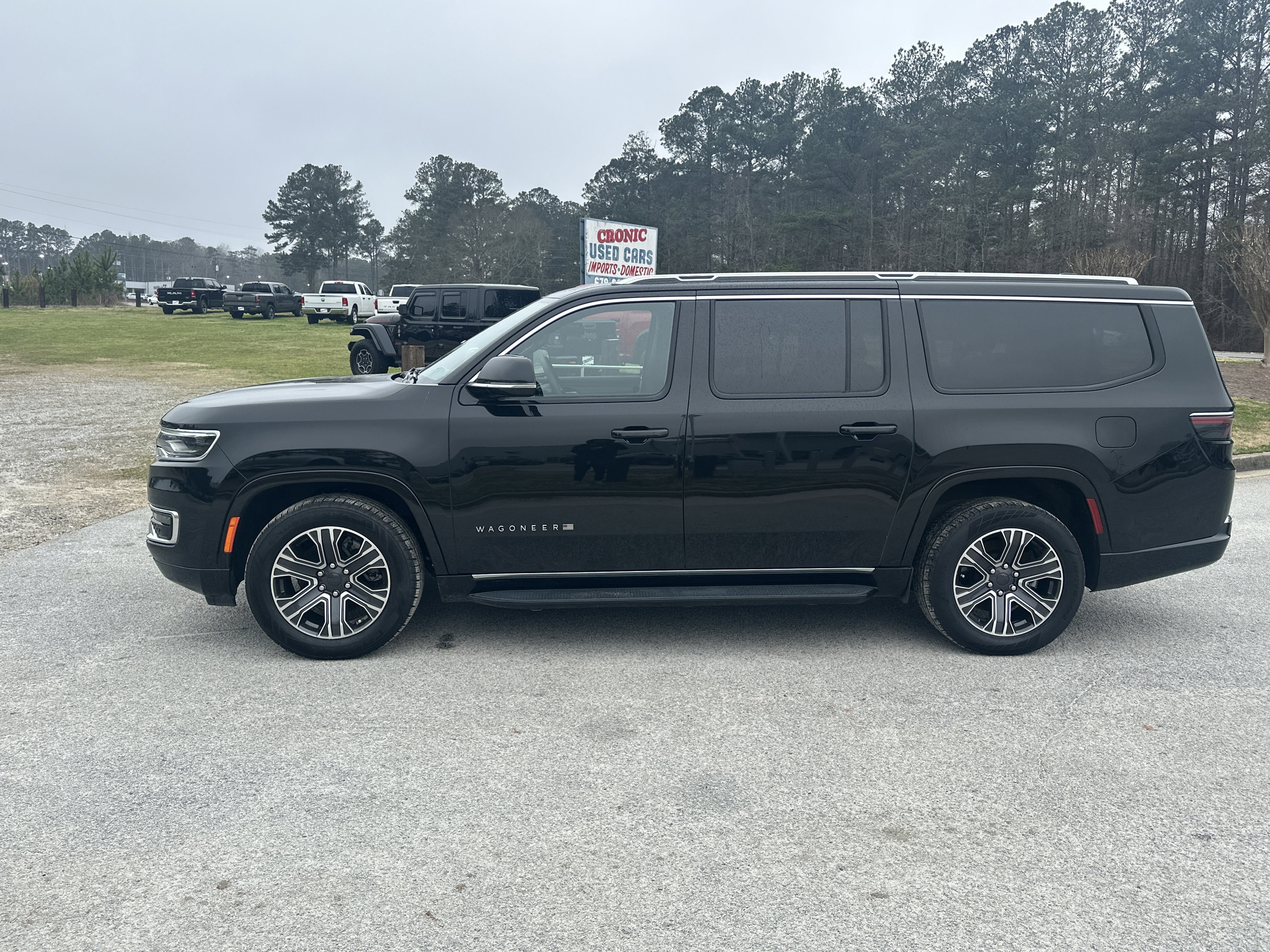 Used 2024 Jeep Wagoneer L Series II image 8