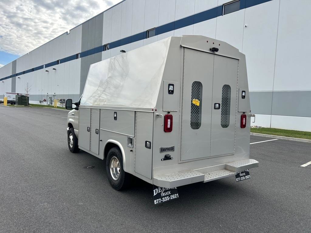 Used 2017 Ford E-350 and Econoline 350 Super Duty w/ Power Windows & Locks Group RWD image 9