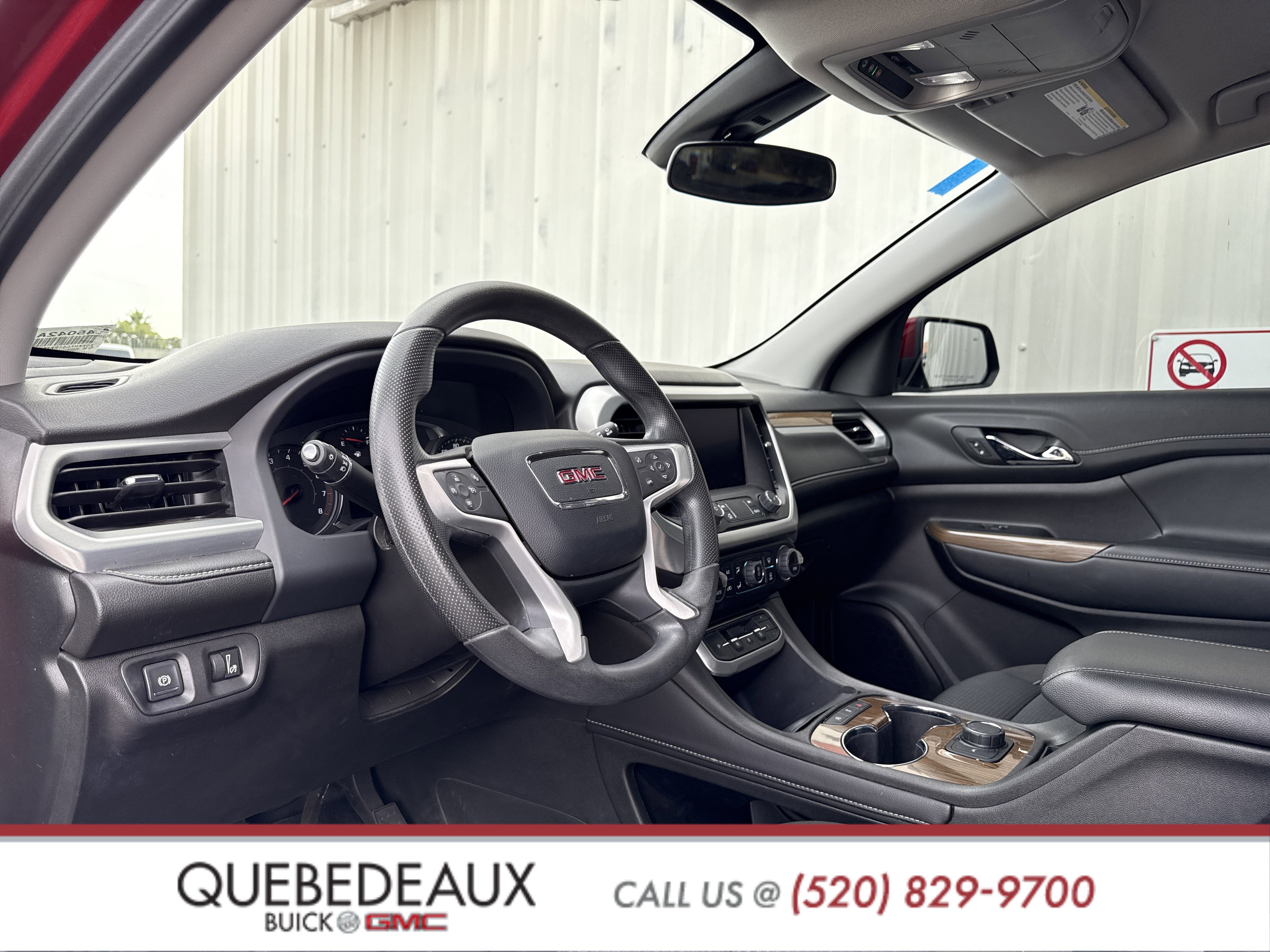 Used 2023 GMC Acadia SLE image 5