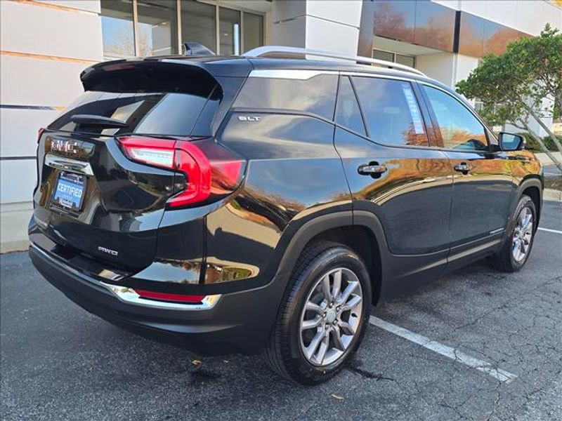 Certified 2023 GMC Terrain SLT image 3