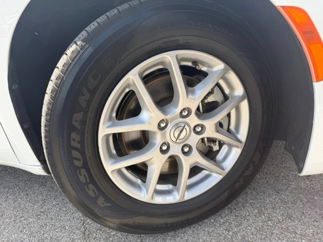 Used 2024 Chrysler Pacifica Touring-L FWD image 4
